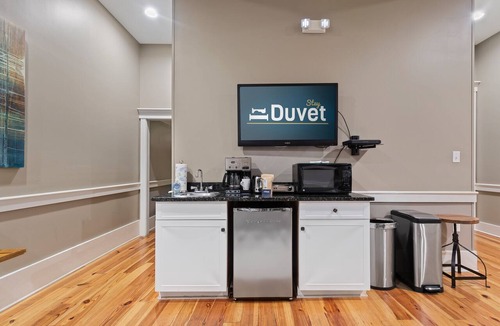 Charleston Historic District Apartment | The Marquee On King & Historic Market!