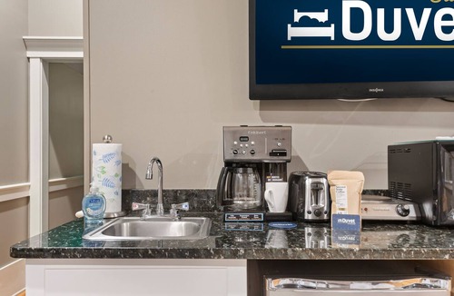Charleston Historic District Apartment | The Marquee On King & Historic Market!