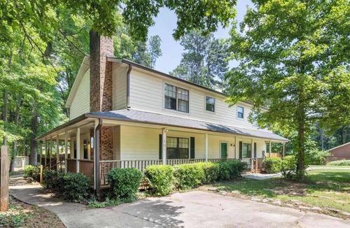 Matthews House | The Matthews Stay | Renovated Home | Pet-Friendly