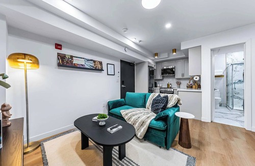 Grange Park Apartment | The McCaul | Lower Level Suite near MAJOR INTERNATIONAL SPORTING EVENT 2026