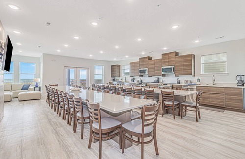 Crescent Beach House | THE OCEANFRONT GRAND RESORT: 17 BR Luxury with Unmatched Views+ALL THE AMENITIES