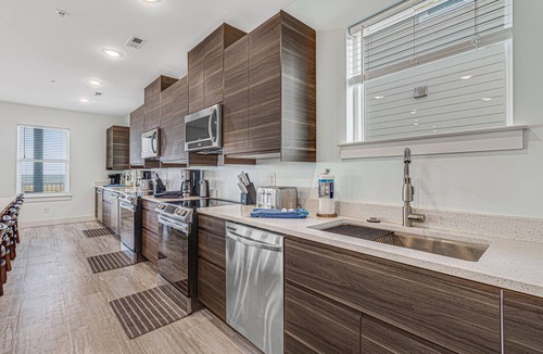 Crescent Beach House | THE OCEANFRONT GRAND RESORT: 17 BR Luxury with Unmatched Views+ALL THE AMENITIES