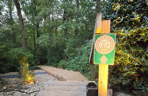 Pickens Cottage | The Only VRBO Next to Table Rock, Private Trail, Hot Tub
