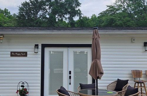 Hickory Apartment | The Poppy Seed - Cozy Lakefront Studio on Lake Hickory