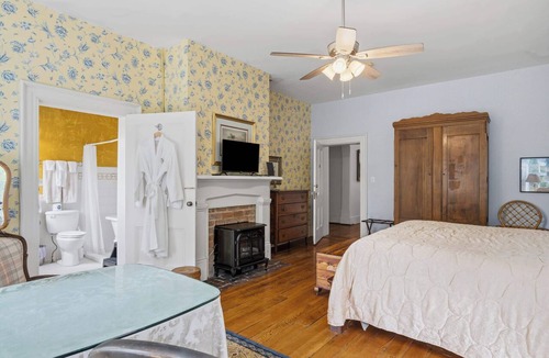 Dublin Bed & Breakfast | The Porterfield Suite Historic Rockwood Manor