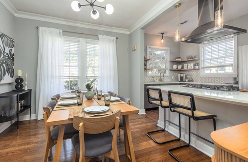 Vollintine-Evergreen House | The quaintest, beautifully updated 1920's Mid-Century Boho Bungalow in Memphis