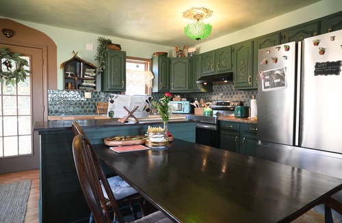 Burnsville House | The Queen of Hearts House: An Eclectic, Rustic & Royal Wonderland