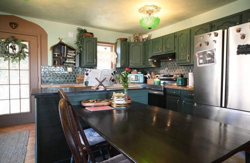 Burnsville House | The Queen of Hearts House: An Eclectic, Rustic & Royal Wonderland
