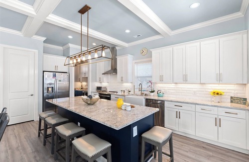 Atlantic Beach House | The Quiet Storm - Walk to Beach - 4BR/3BA - 3 Living Areas