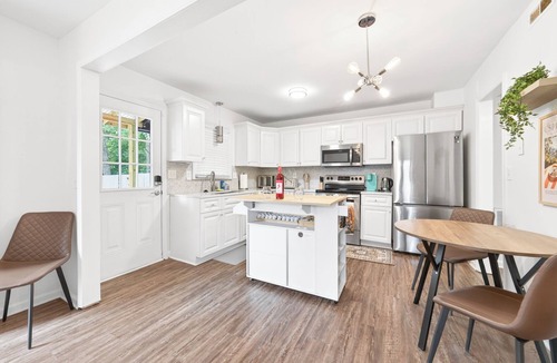 Charlotte House | The Retreat at South Charlotte- Stylish 3BR Getaway, Family Friendly