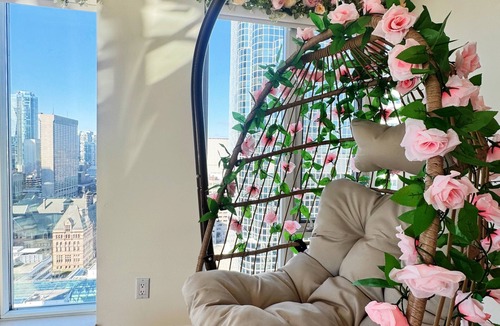 Downtown Toronto Condo | The Rosé Suite - In the Heart Of The City