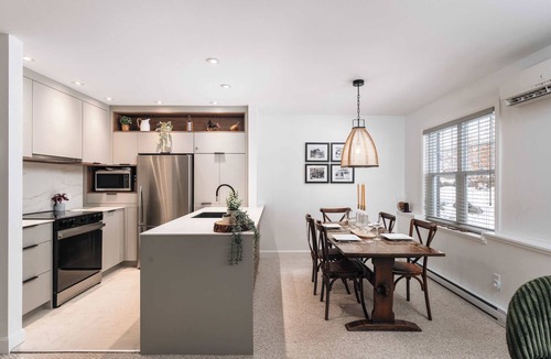 Saint-Faustin-Lac-Carre Apartment | The snö - Pool, lake and terrace