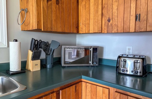 Sables-Spanish Rivers House | The Spanish River Hideaway | Cozy Waterfront Escape | World-Class Fishing