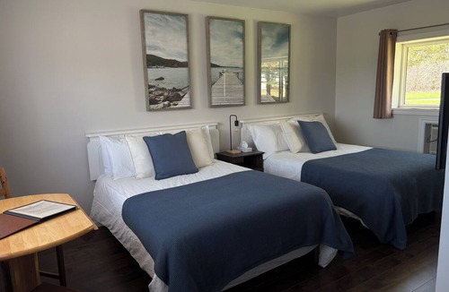 Parrsboro Hotel | The Sunshine Inn