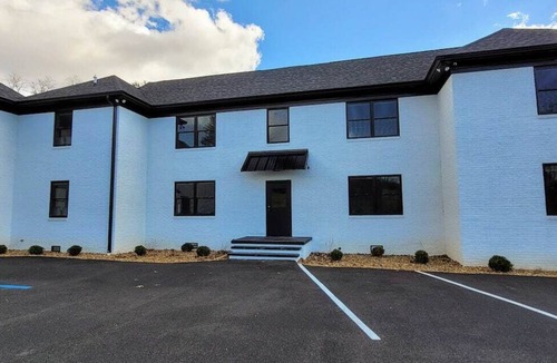 Tazewell Apartment | The Traveler On Main - Suite #1- Across the Street from Back of the Dragon!