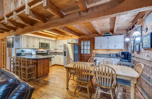 Piney Flats Cabin | The Triple Porch Retreat, Canoe Cabin@BooneLake,EV