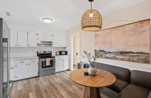 Greer House | The Vega Haven Retreat w/Hot Tub, Sauna + Game Room - Sleeps 12