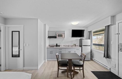 Kamloops Hotel | The Vista Inn