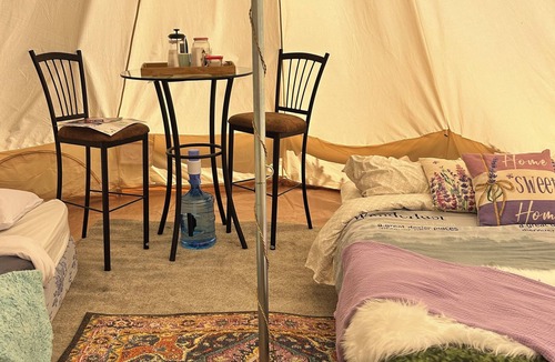 Golden RV Rental | The Wanderer- 5 minutes from Skybridge