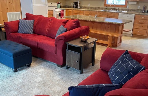 Big Creek Boat Rental | Three Bedroom FLOATING Home @Froggies/Whitman Hollow Marina.