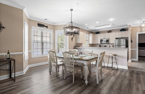 Central Myrtle Beach Condo | Three Bedroom Resort Condo close to Golf, Beach, Shopping & Popular Attractions
