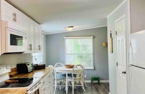 Russellville Cottage | Three Little Birds Canal Home