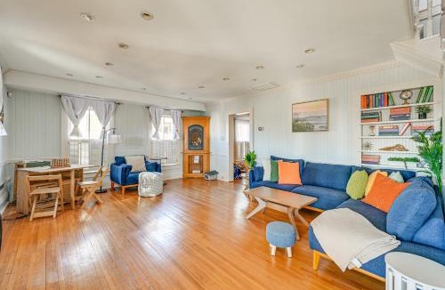 Belhaven House | Timeless Charm! Family Home Near Belhaven Beach