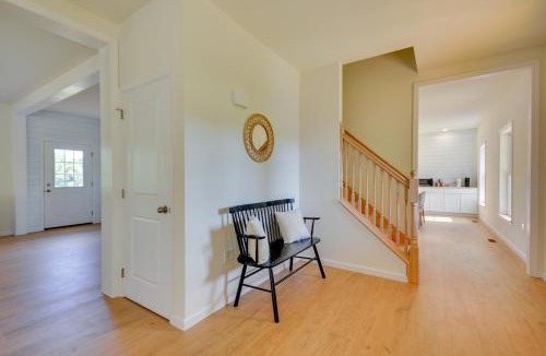 Vesta House | Timeless Hillsville Farmhouse: Blue Ridge Parkway!