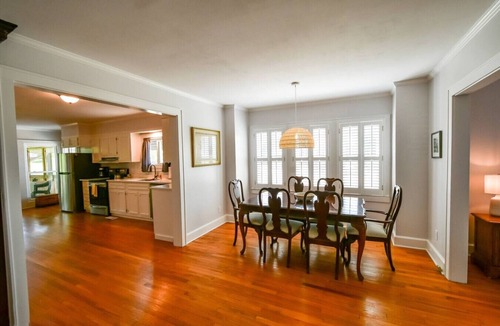 Williamstown House | Toccoa River House- Toccoa River Front-2br/2ba-wifi-walk to town-Free Activities