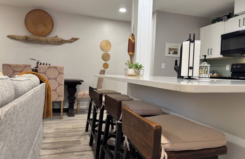 Wirtz Cabin | TOGO, a Cozy stay for Eight in the Lodge of Karoo at Smith Mountain Lake