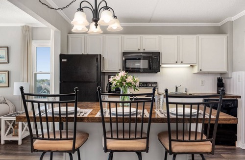 Nags Head Condo | Top Floor Oceanfront Condo with Stunning Views and Walk-In Shower