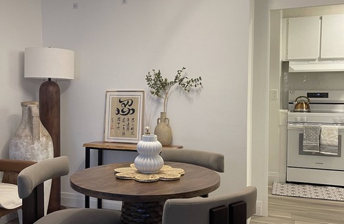 Forest Hill South Apartment | Toronto 1 bed 1bath condo with 1 parking near Casa Loma closer to subway