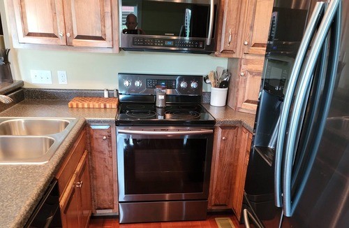 Tompkinsville House | Town Cabin