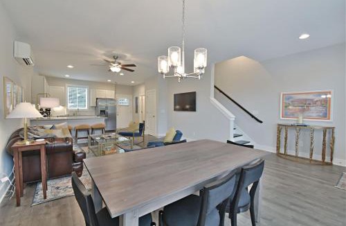 Knoxville Apartment | Trailhead Retreat