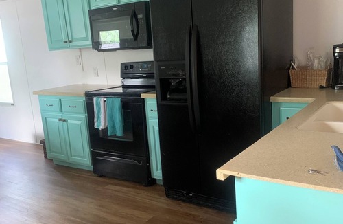 Cedar Point House | Tranquil 2-bedroom mobile home minutes from Emerald Isle and Swansboro