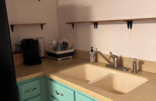 Cedar Point House | Tranquil 2-bedroom mobile home minutes from Emerald Isle and Swansboro
