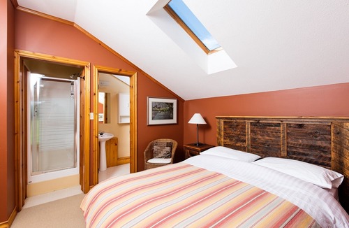 Beaver Mines House | Tranquil Retreat near Castle Wildland Provincial Park (dog friendly!)
