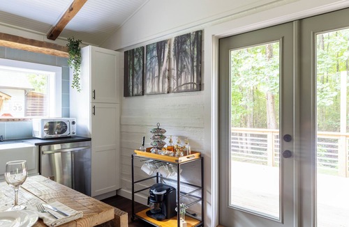 Buford Cabin | Tranquility Pond Cabin - Nature Retreat on 5 Acres