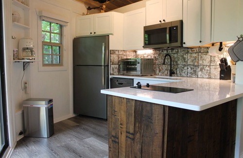 Big Canoe Ski Chalet | Treetop Tranquility in Big Canoe ELECTRIC VEHICLE CHARGING STATION 50 Amp