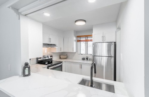 Mont-Tremblant House | Tremblant Hotel Du Lac - Amazing Lake and Mountain View - B424