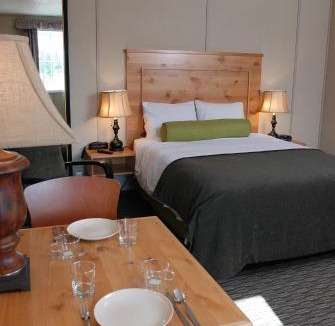Dawson City Hotel | Triple J Hotel