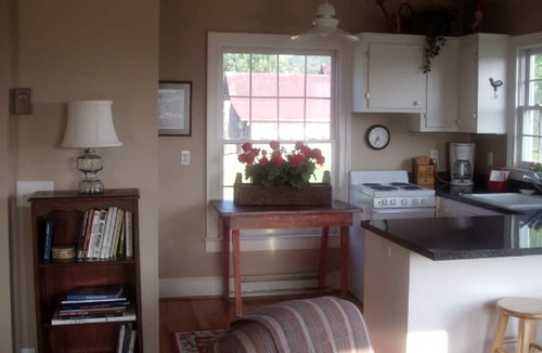 Ridge Cabin | Two-Bedroom, One Bathroom Cottage on 250-Acre Cattle Farm for Getaway near Richmond, Virginia