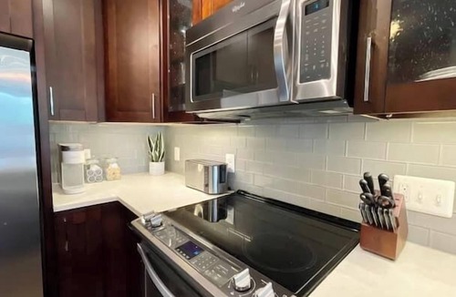 McLean Apartment | Tysons 2BR | Balcony, Pool & Fitness