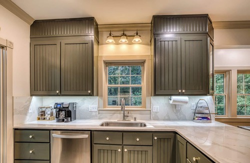 Epworth House | Ultimate Creek Retreat- private 250 ft waterfront - Hot Tub, Sauna, Game Room