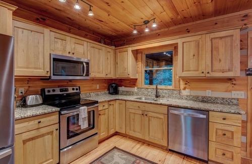 Boone Cabin | Uncle Johns Cabin | Valle Crucis | Hot Tub, Game Room, Fireplace