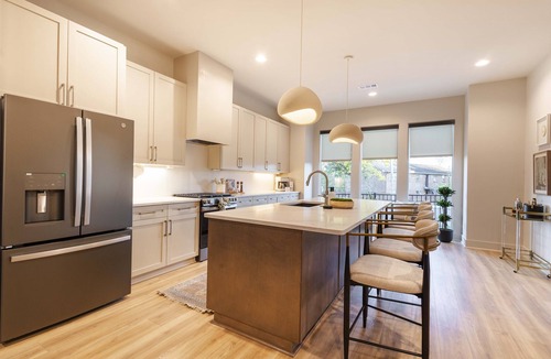 Historic Edgefield House | Unit 11 I Noa Nashville | 4BR Luxury Retreat + Resort Pool