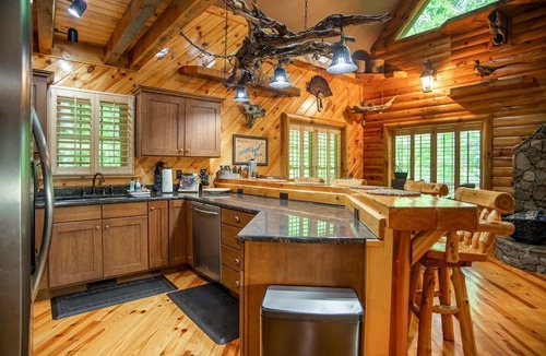 Butler Cabin | Unplug & Unwind: Glamping Getaway on Watauga Lake, Tennessee