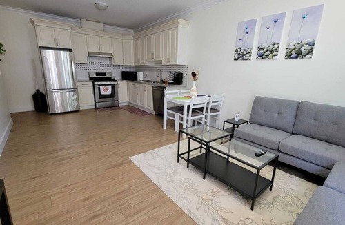 Newton Apartment | Urban Retreat Unwind and Enjoy in this beautiful space