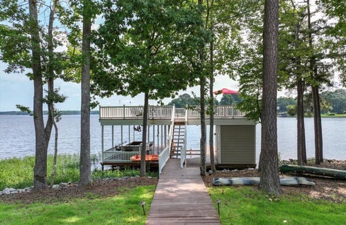 Osprey Point House | Vacate Reality-Spacious, Waterfront, Pet-Friendly