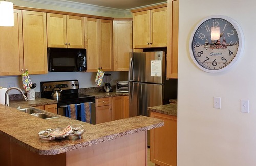 Ocean Isle Beach Condo | Vacation in this tranquil coastal condo minutes from the sand and sound of OIB!